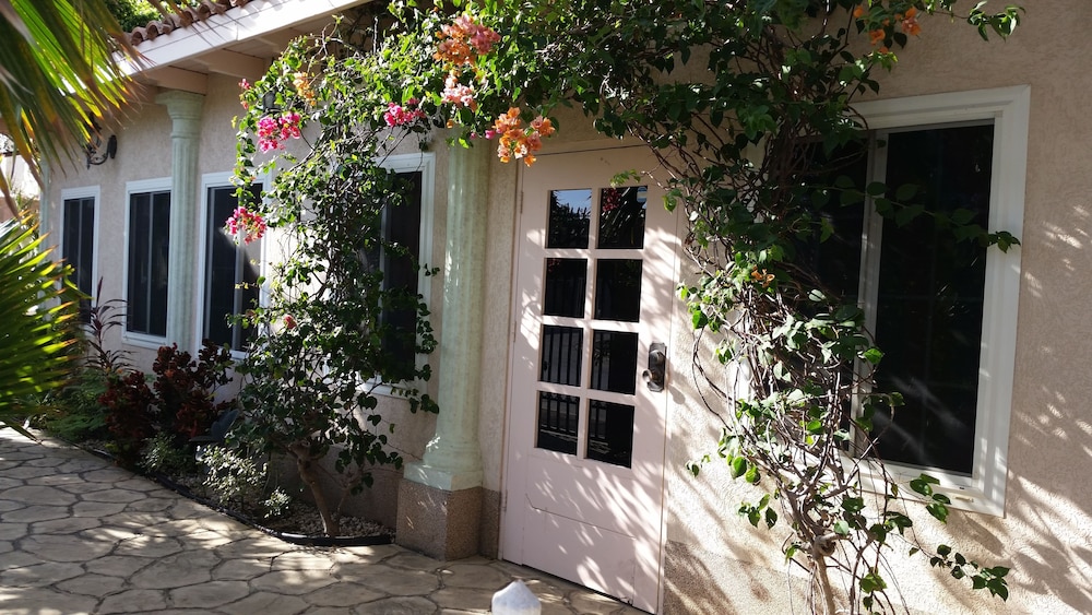 Le Chateau Ocean Villas 2/48