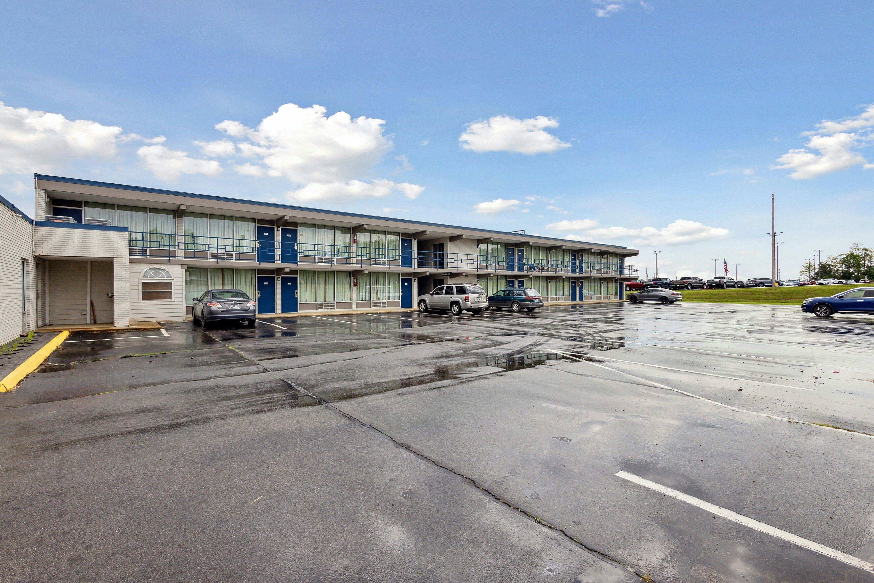 Relax inn by OYO Greeneville Near Hwy US-321 31/40