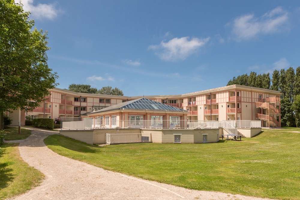 PIERRE AND VACANCES R?SIDENCE LES JARDINS DE LA COTE D'OPALE(FORMERLY RESIDENCE LES JARDINS DE LA C 35/42