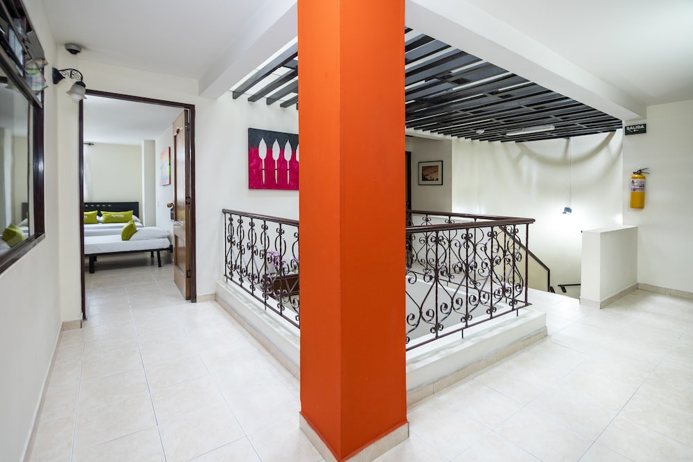 Hotel Los Tunjos 7/56