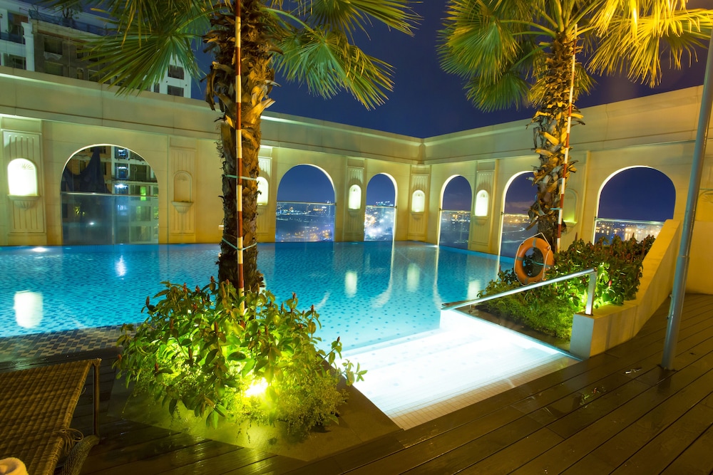 Ami Splendid Rooftop Pool 47/50