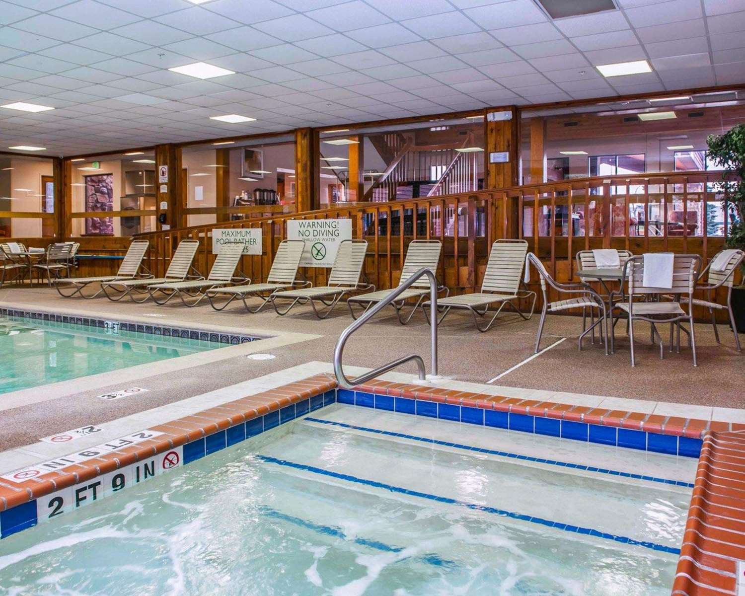 Quality Inn and Suites Goshen IN 16/25