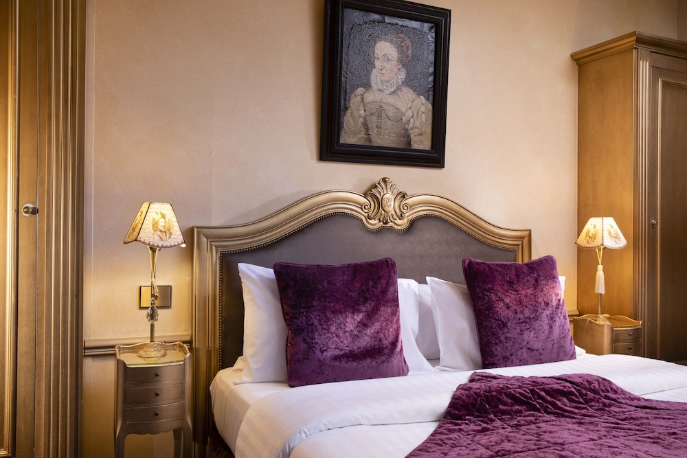 RESIDENCE HENRI IV 14/57
