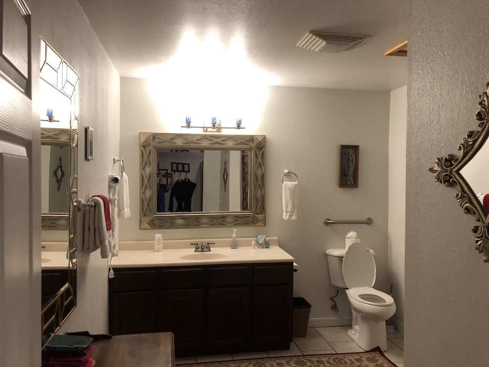 Echo Canyon Manor 76/76
