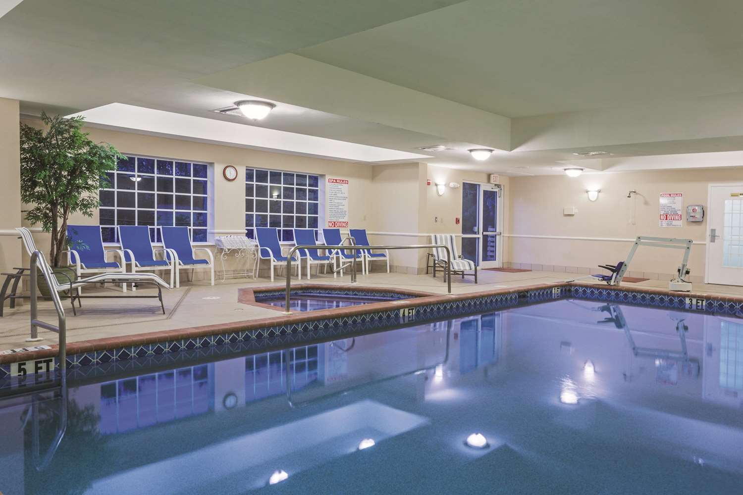 swimming pool spa