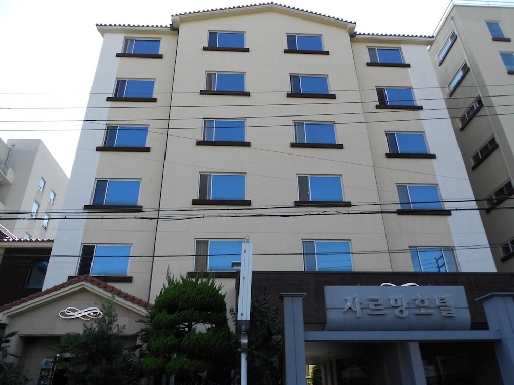 Charmant Hotel 1/24