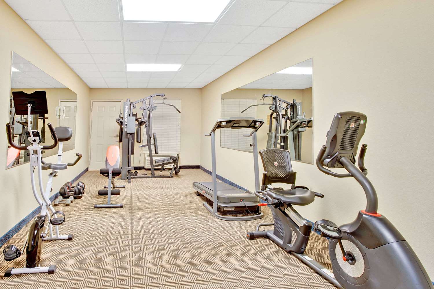 Days Inn & Suites By Wyndham Stockbridge South Atlanta 6/10