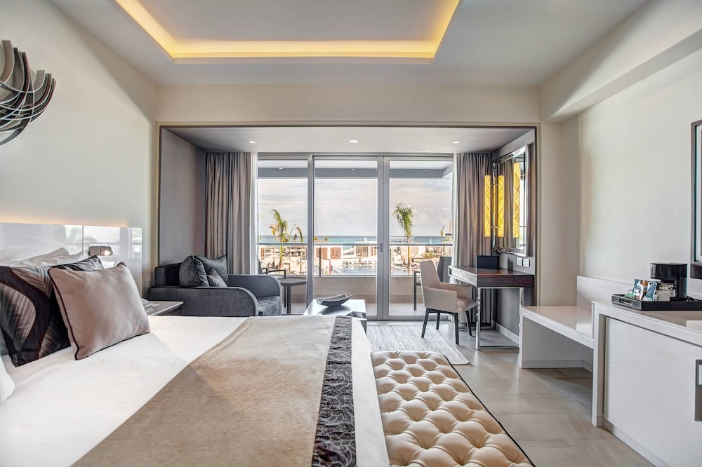 Royalton Blue Waters Montego Bay, An Autograph Collection All-Inclusive Resort 21/84