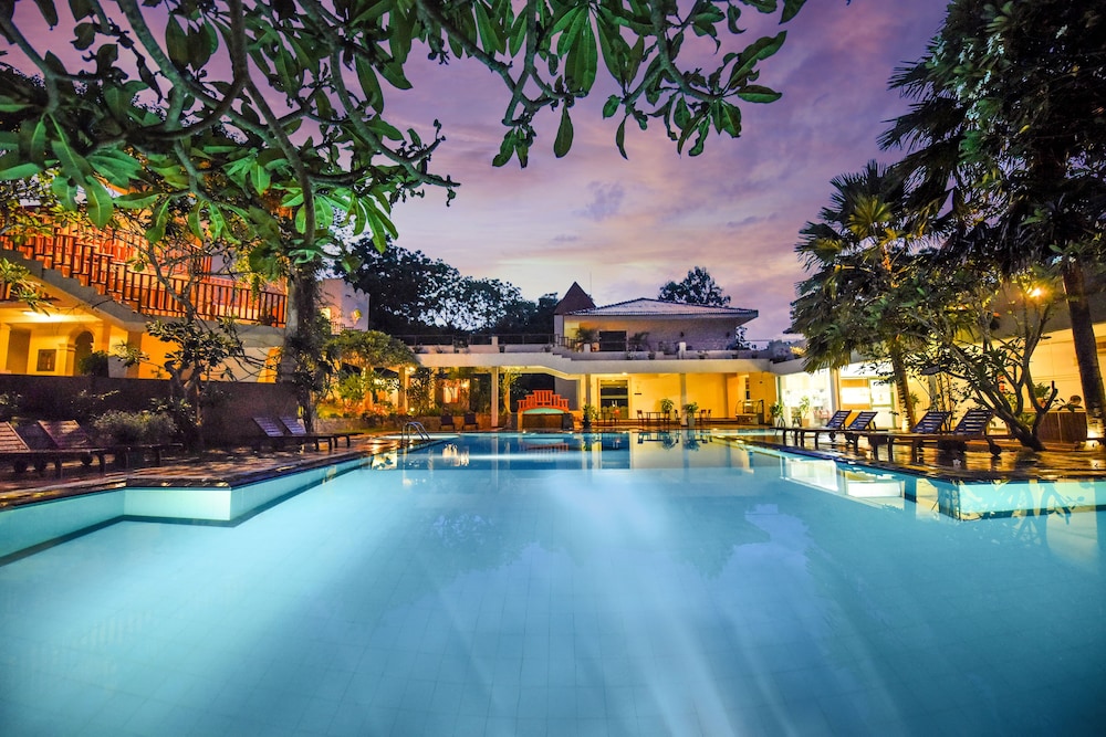 Mandara Rosen Hotel 58/64