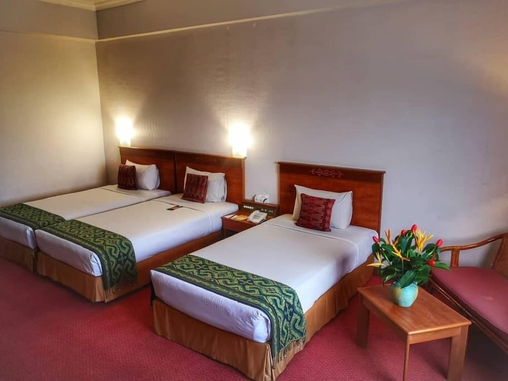 HOTEL GRAND CONTINENTAL KUCHING 38/89