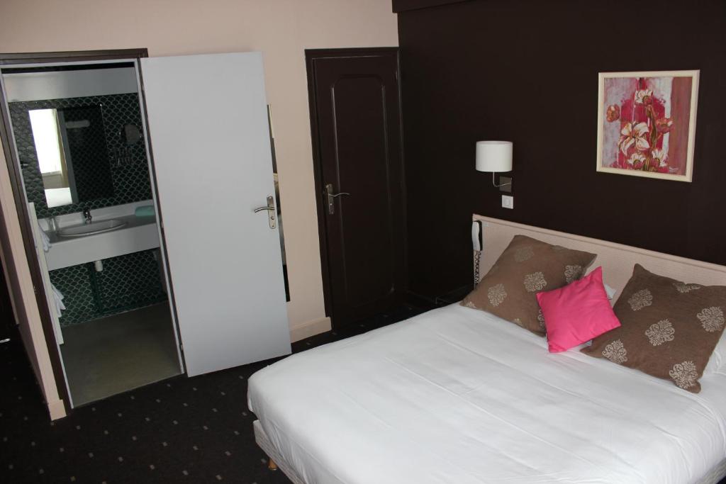 Standard, Double Bed