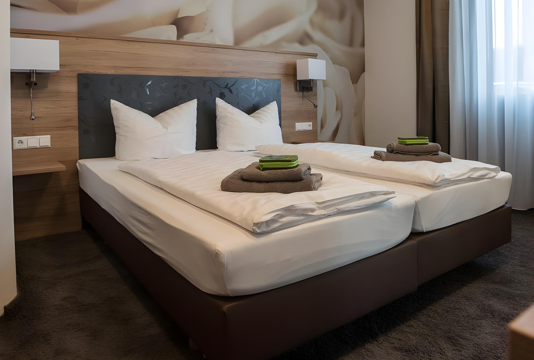 Comfort, Queen Bed