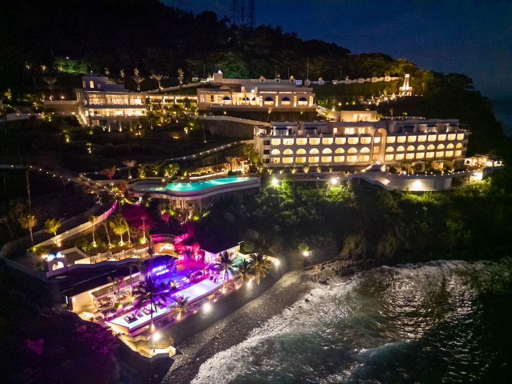 Royal Avila Boutique Resort in SENGGIGI
