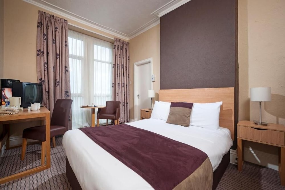 County Hotel 19/68