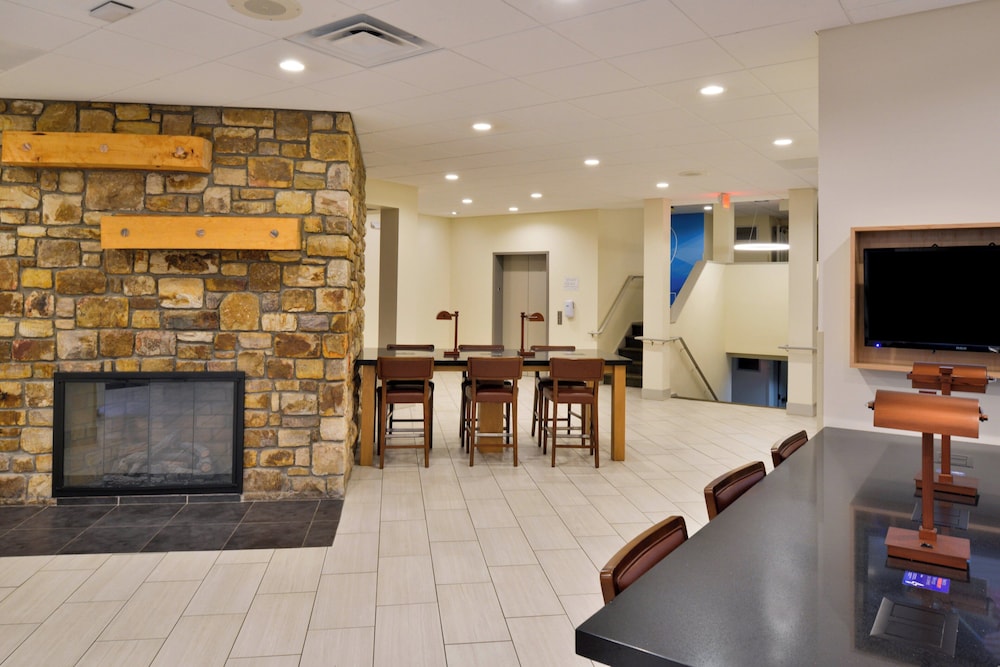 Holiday Inn Express Blowing Rock South 36/50