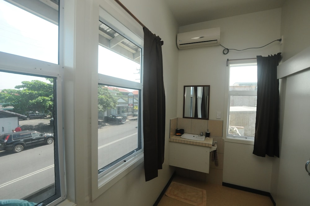 Talofa Inn 48/50