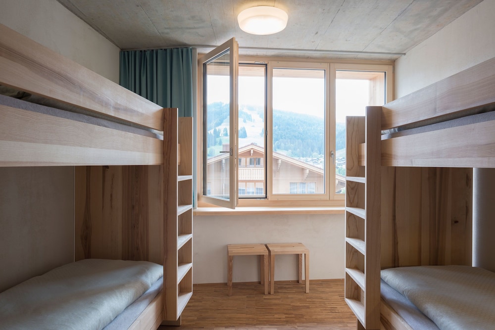 Saanen Gstaad Youth Hostel 19/41