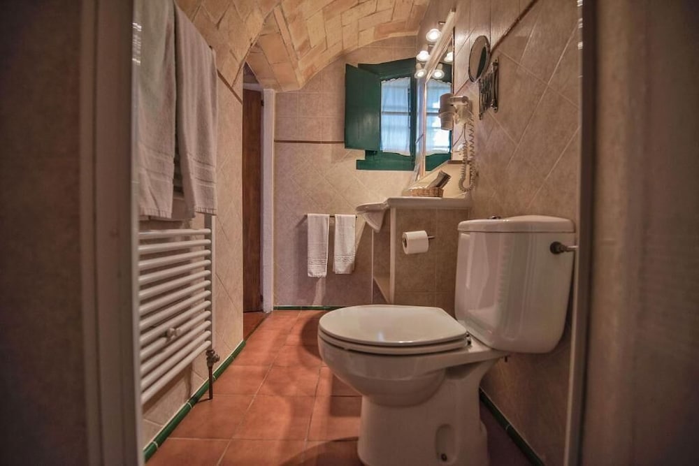 Hotel Restaurant Spa Mas Ses Vinyes 46/50