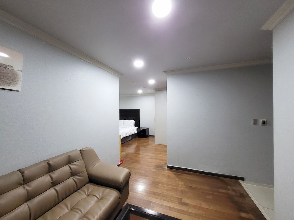 Ramada Hotel & Suites by Wyndham Seoul Namdaemun 40/61