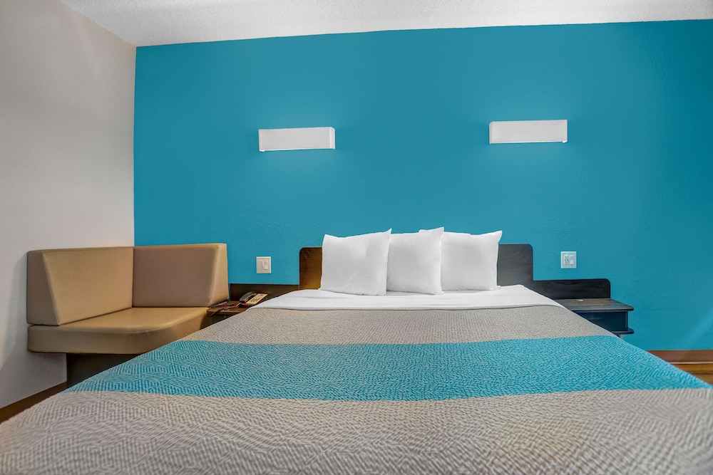 Motel6 Jacksonville, NC 20/50