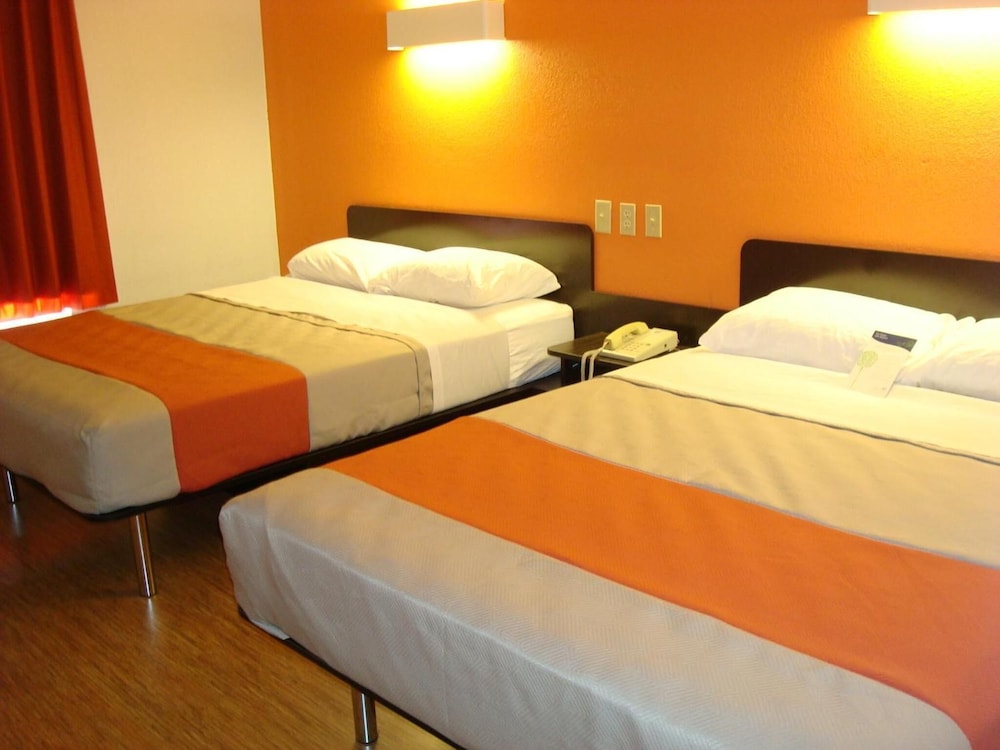 Motel6 Arkadelphia, AR 25/41