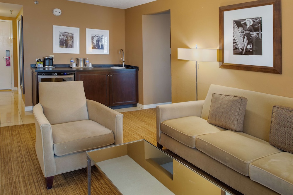 Hilton St. Louis Airport 40/58