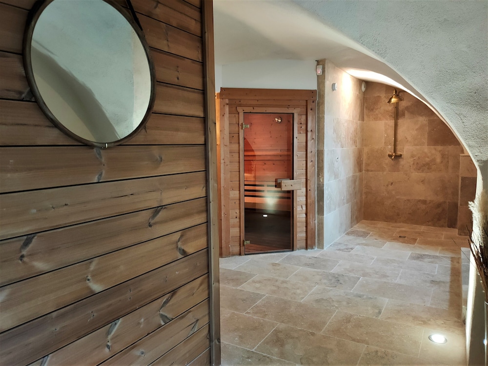 GRAND GITE HOTEL LE NESK 34/65