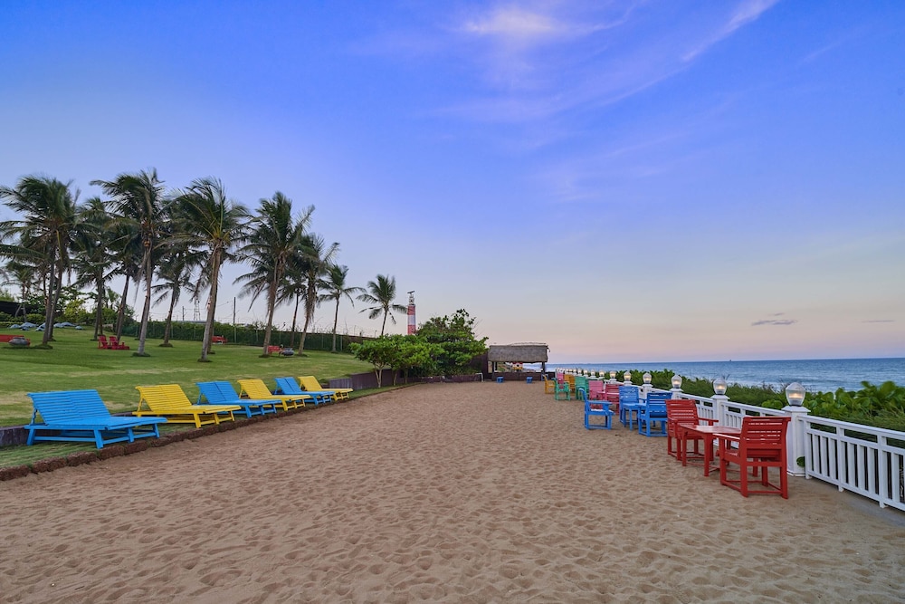 MAYFAIR Palm Beach Resort 63/74