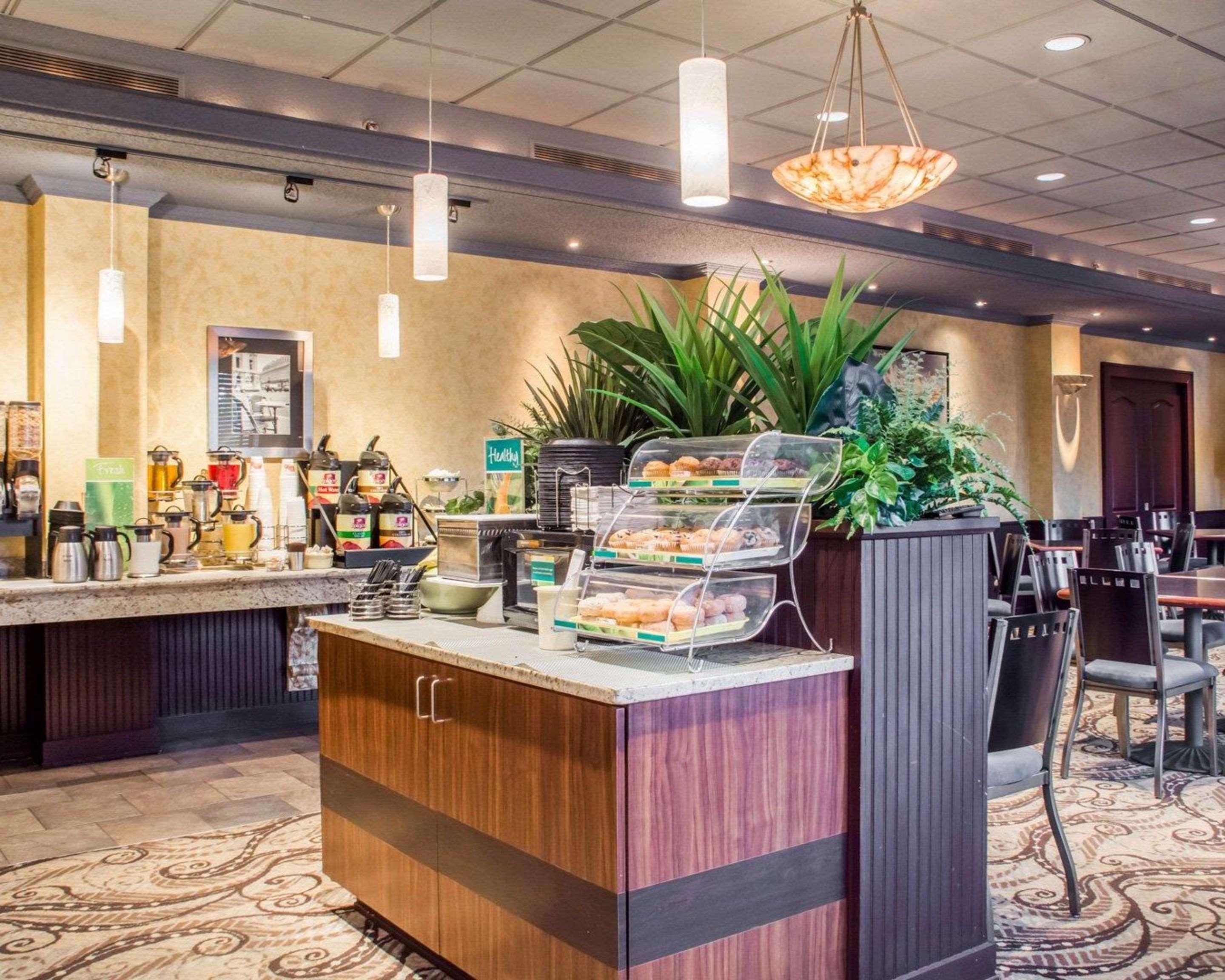 Hampton Inn Oswego 4/36