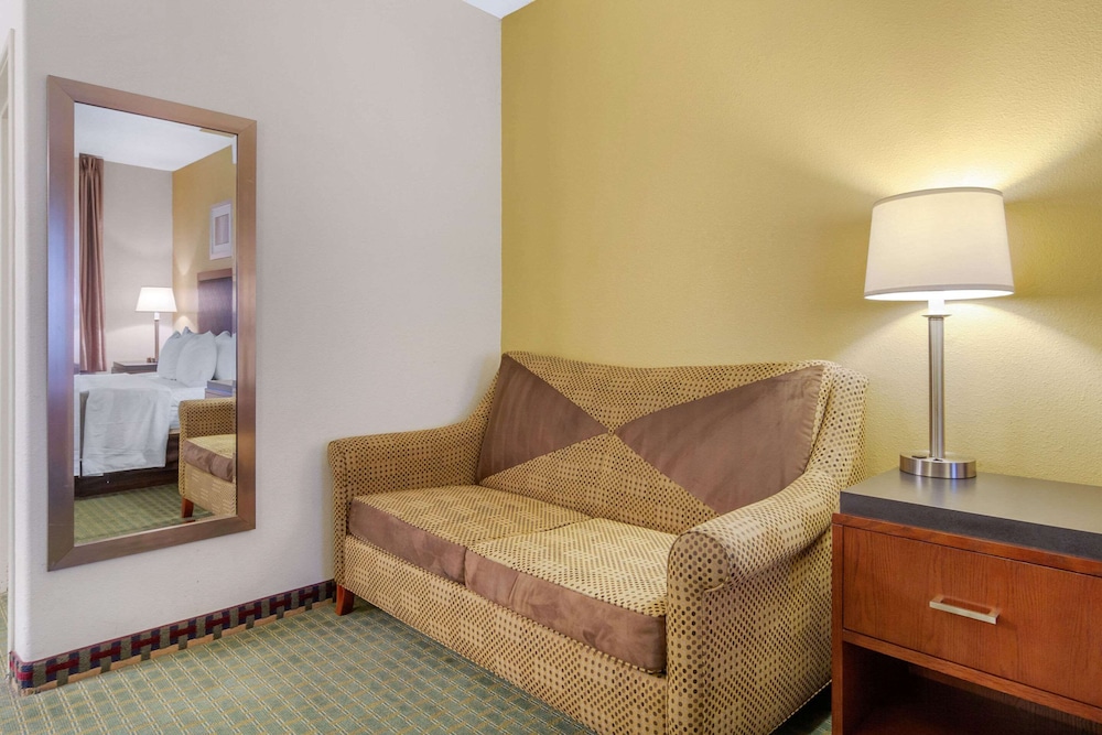 Spark by Hilton Lakewood Denver Southwest 28/54
