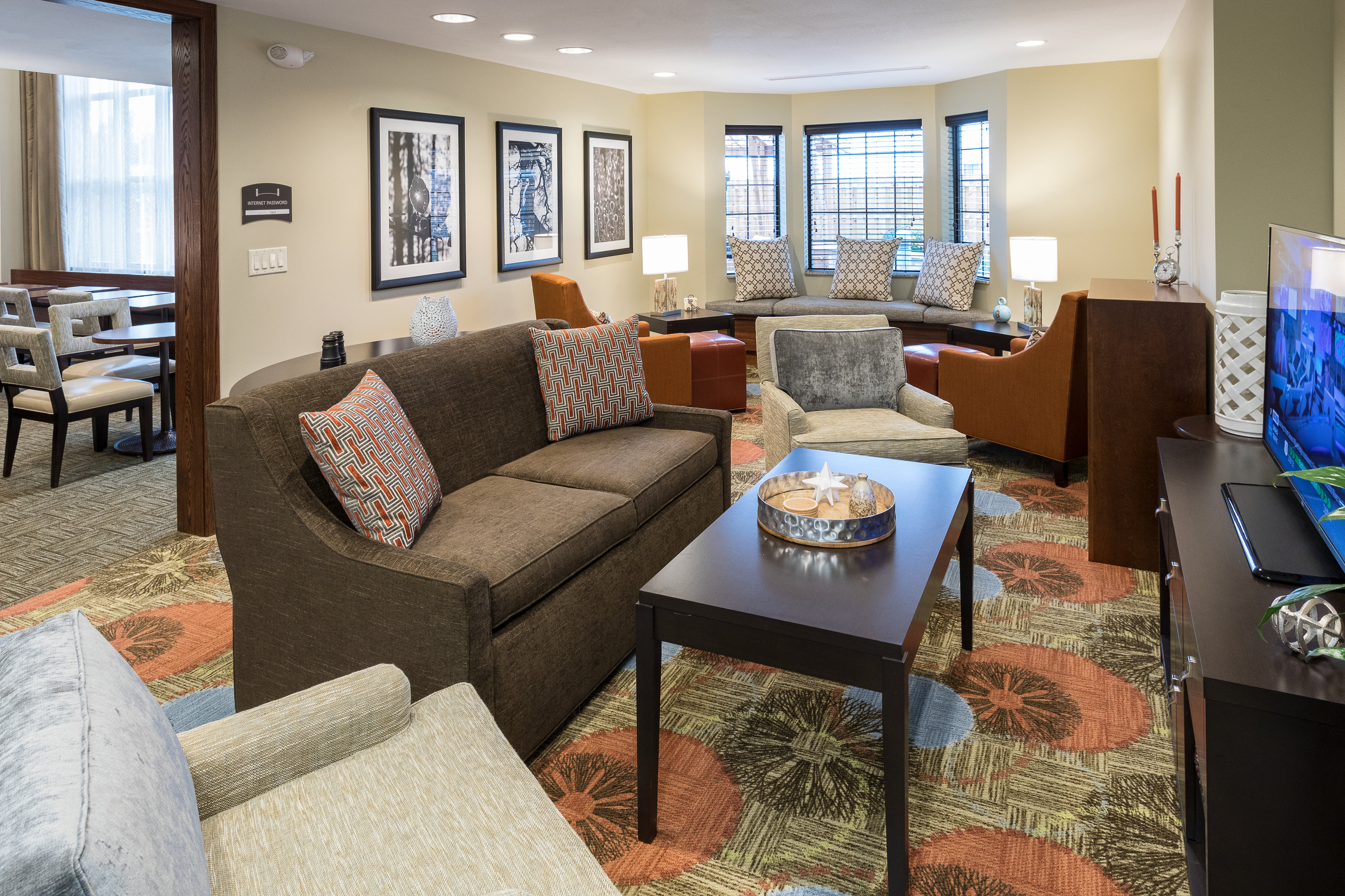 STAYBRIDGE SUITES OMAHA WEST 22/44