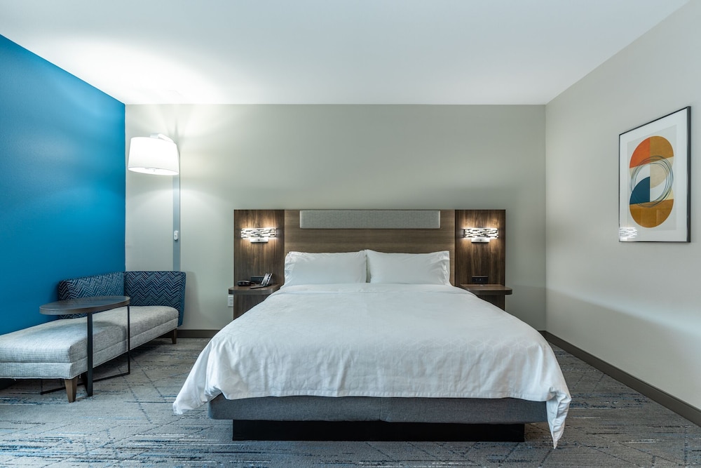 Holiday Inn Express & Suites Charlottesville - Monticello 24/65