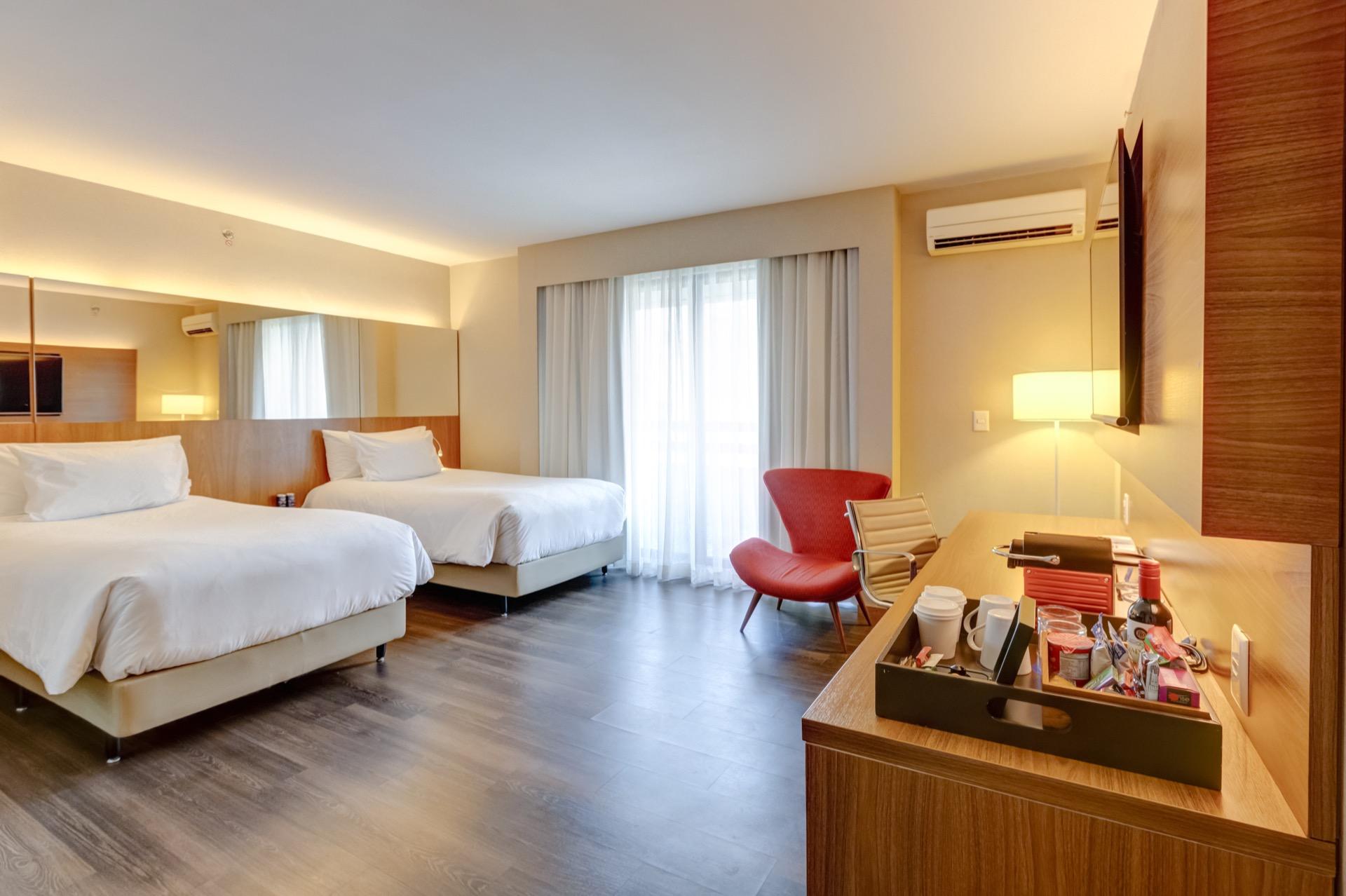 Executive, Twin Beds, Street View، Radisson Blu Sao Paulo 3/5
