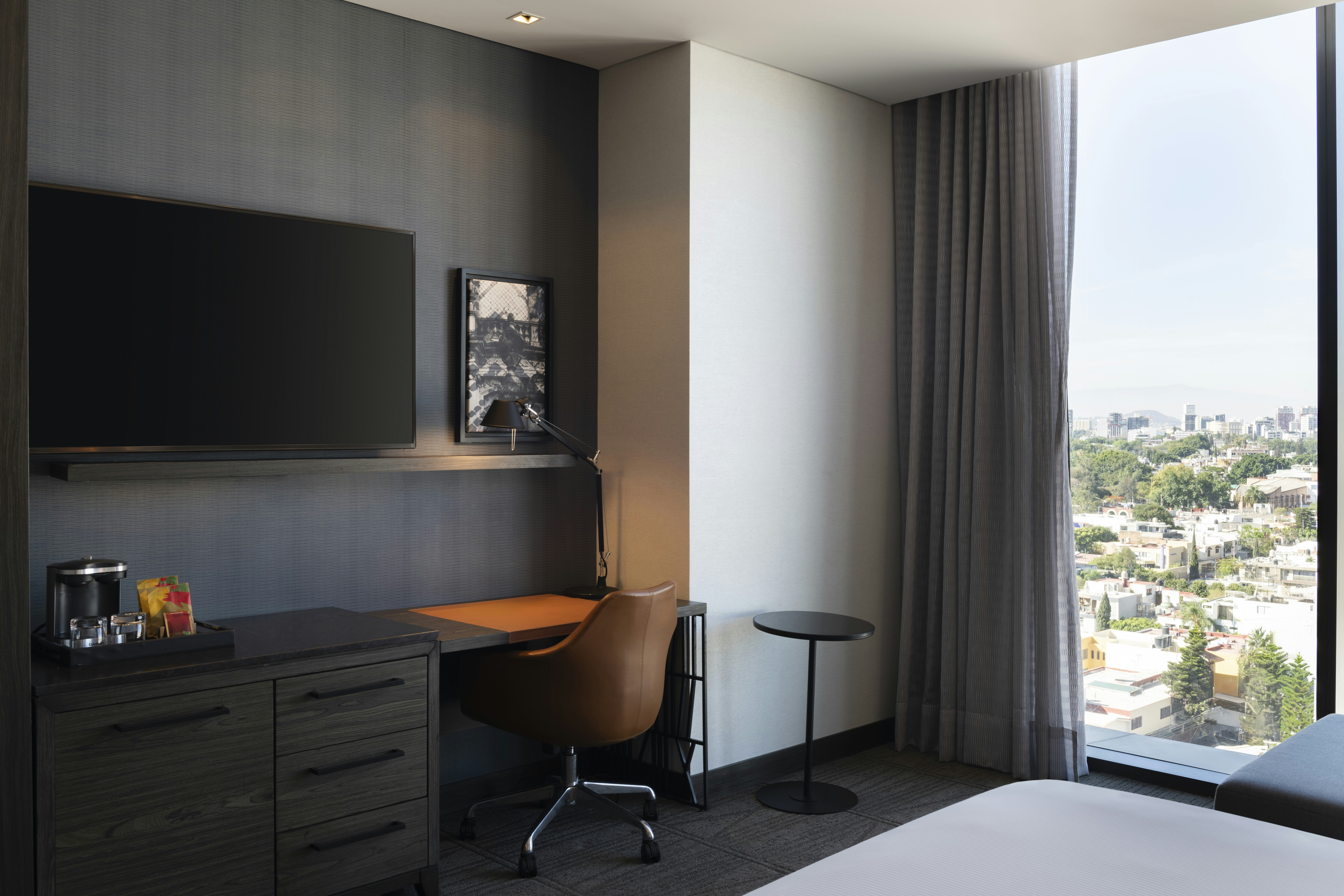 ROOM, KING BED, ACCESSIBLE