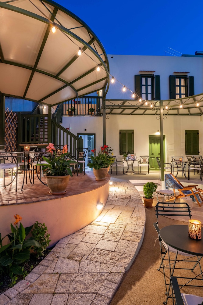 SPERVERI BOUTIQUE HOTEL 73/77