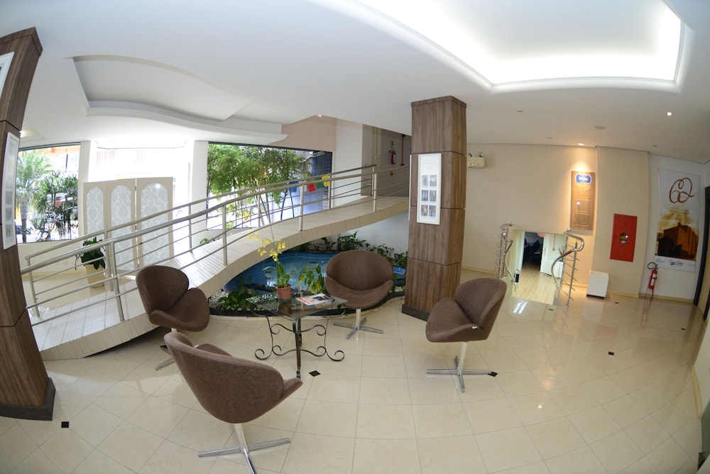CENTER HOTEL 19/24