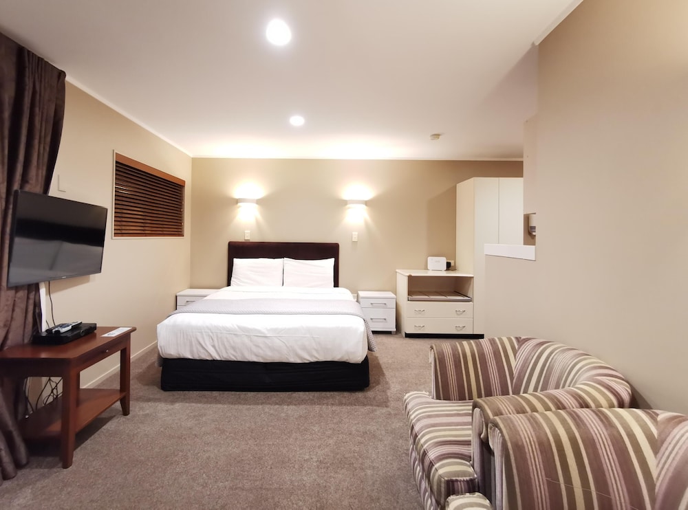 ROOM, DOUBLE BED, HOT TUB