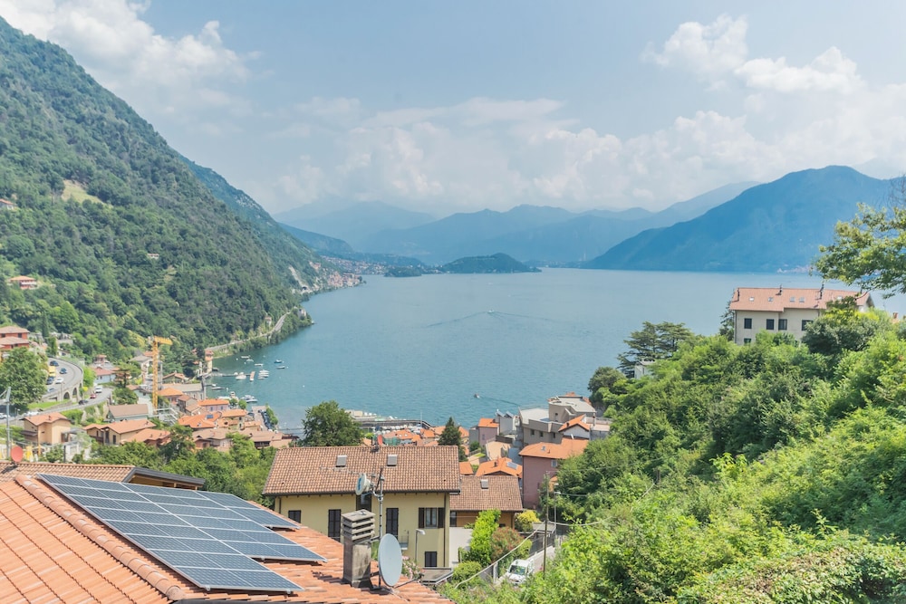 Harmony on the Lake by Rent all Como 33/42