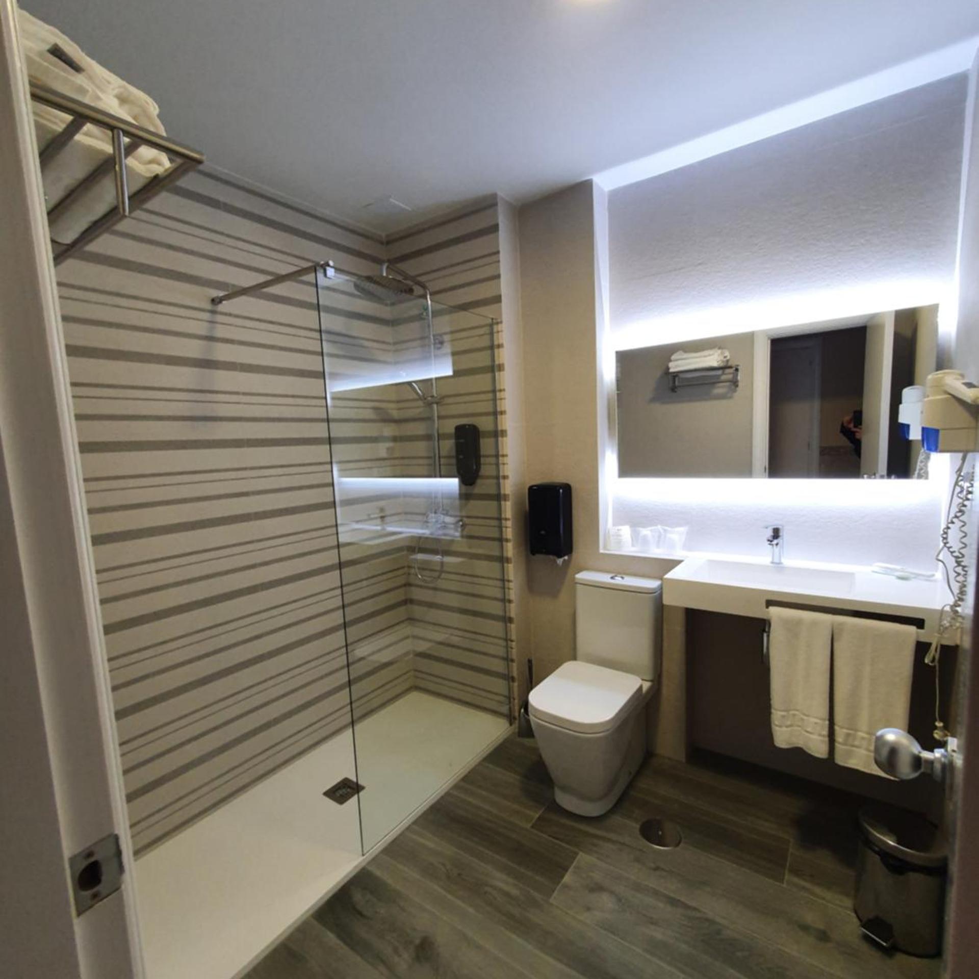 Hotel Azar 58/59