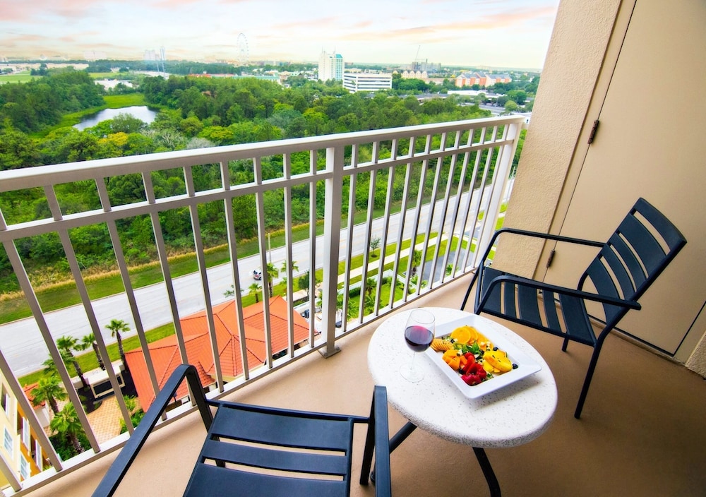 The Point Hotel & Suites 66/75