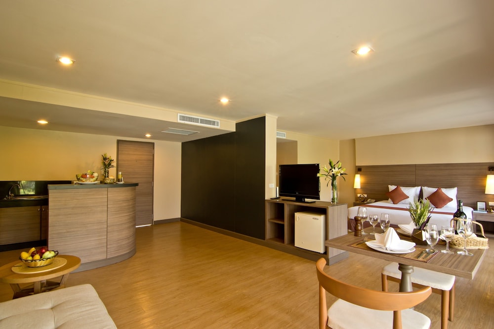 The Green Park Resort 40/65