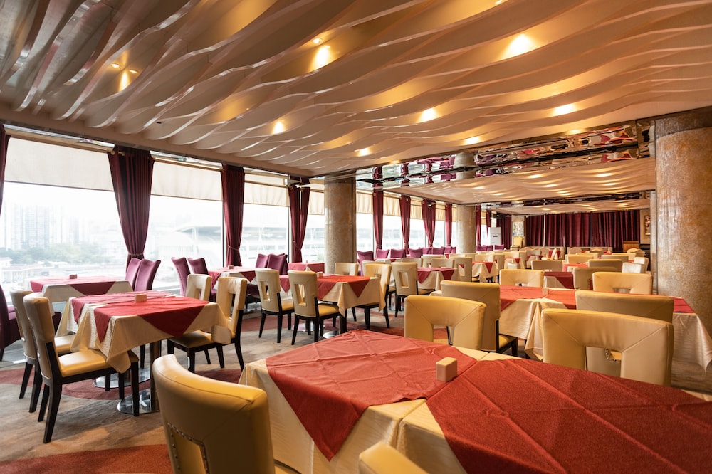 L Hotel Changsheng 51/62
