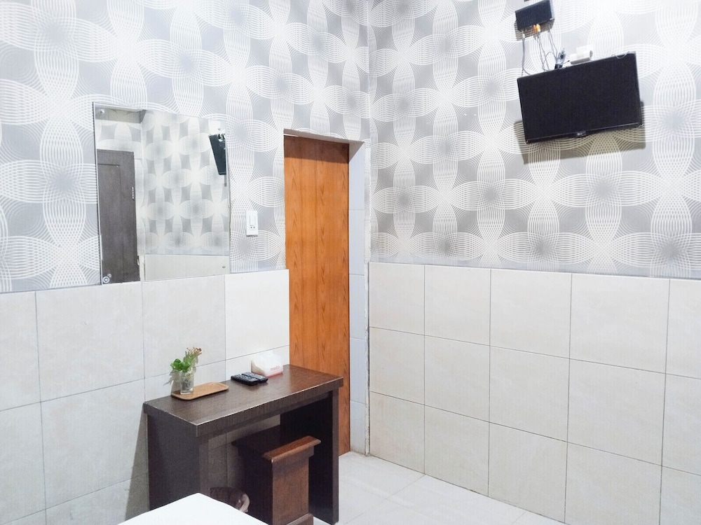 Hotel O Medan Near Gajah Mada formerly Hotel Labuhan Raya 8/61