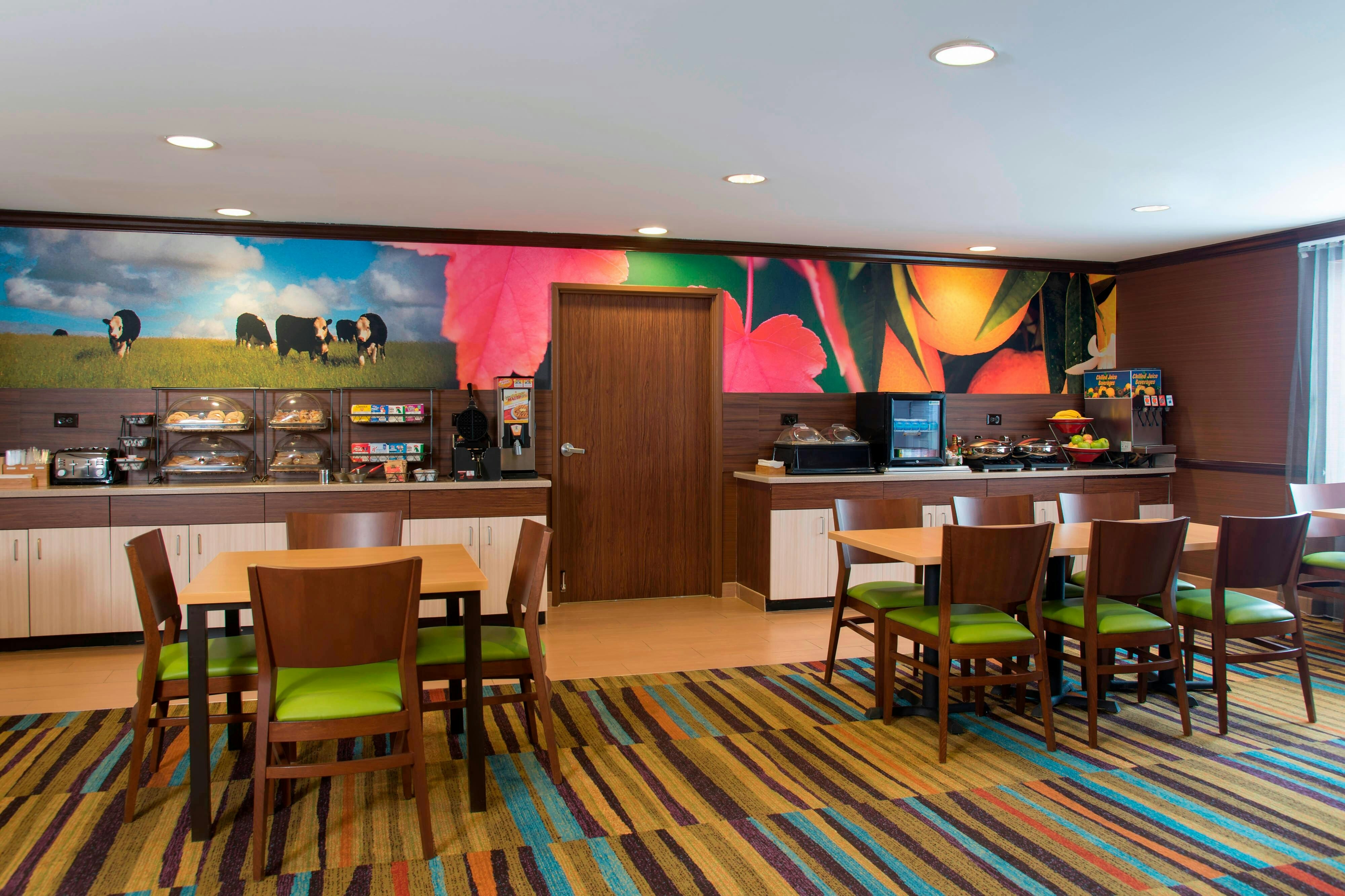 Fairfield Inn Suites Chicago St Charles 4/9