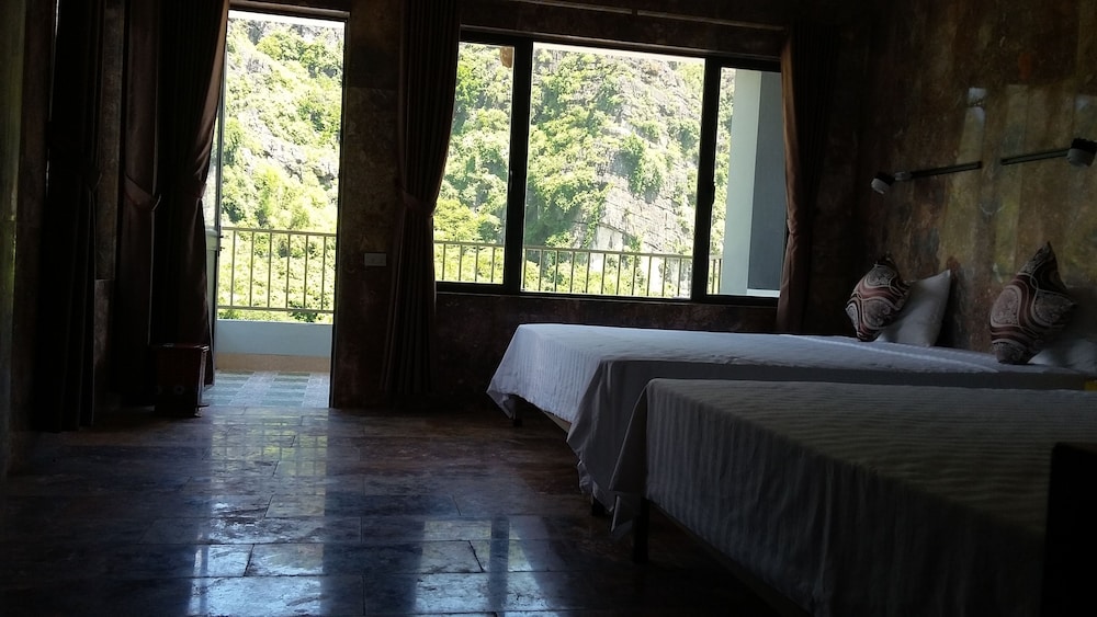 Limestone Boutique Hotel 58/76
