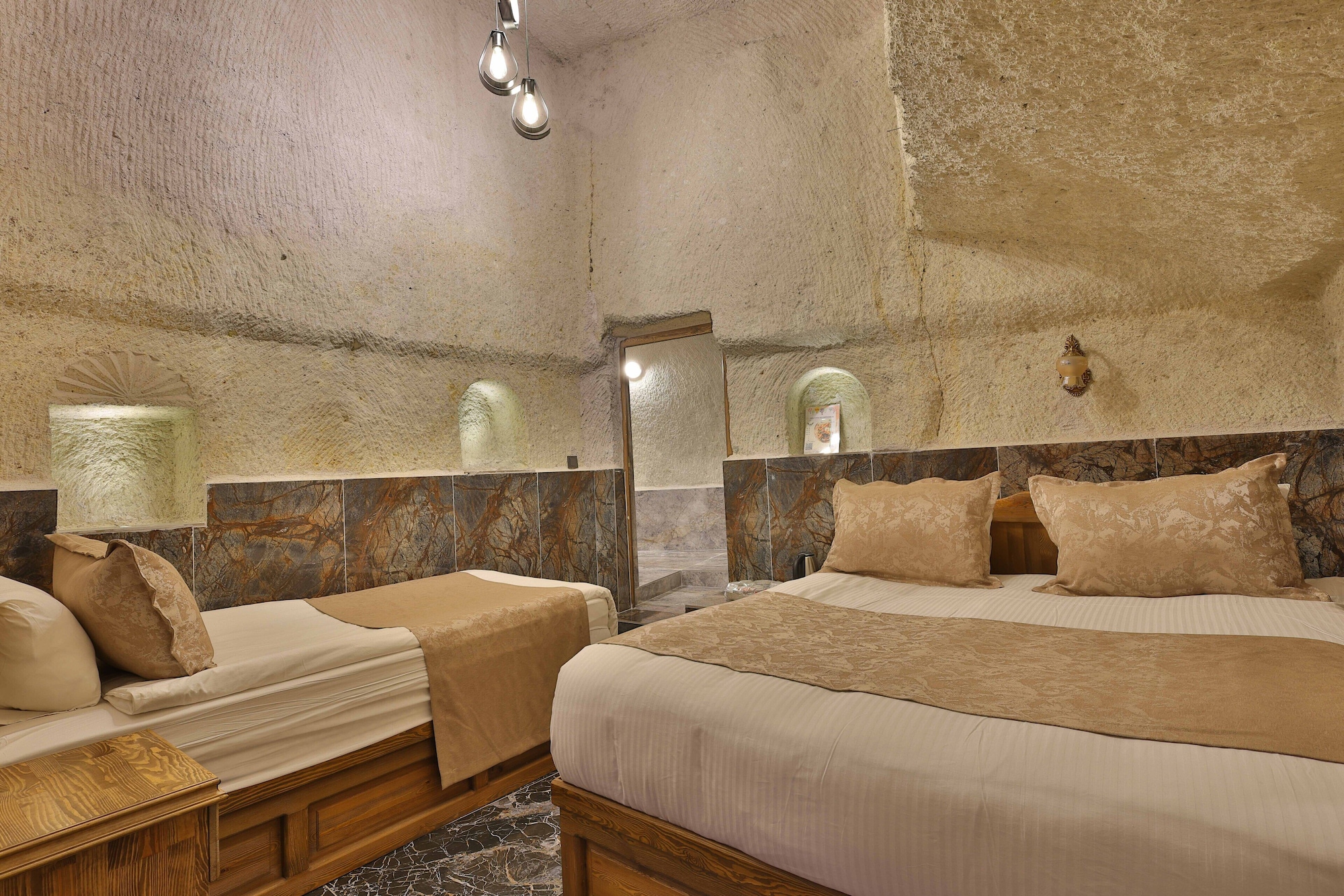 Family, 1 Double and 4 Single Beds