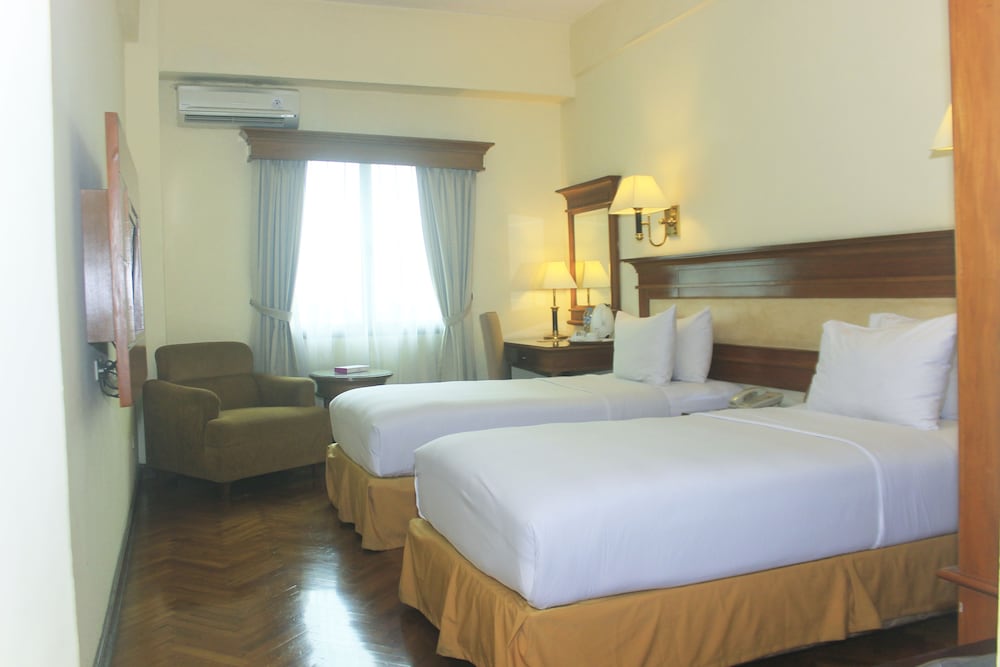 Mega Anggrek Hotel and Convention 15/57