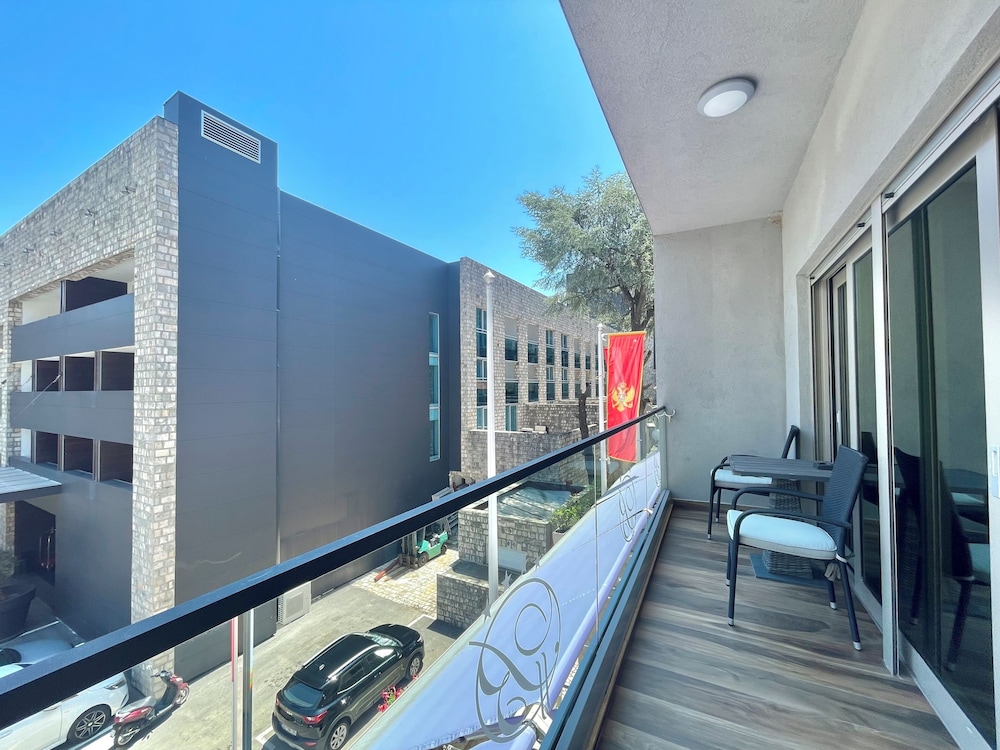HOTEL BUTUA RESIDENCE 84/100