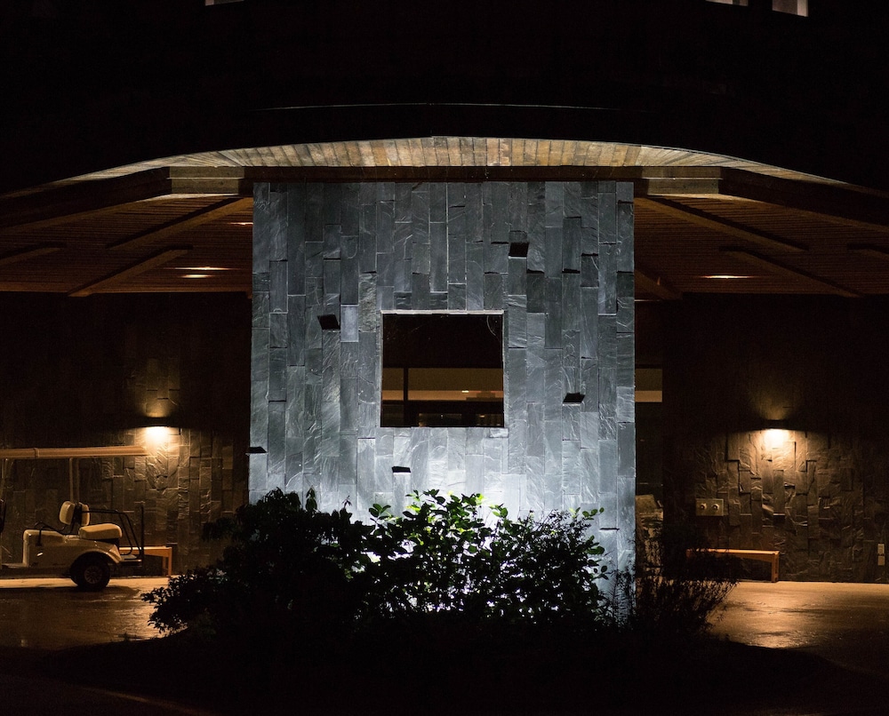 Black Rock Ocean Front Resort 2/69
