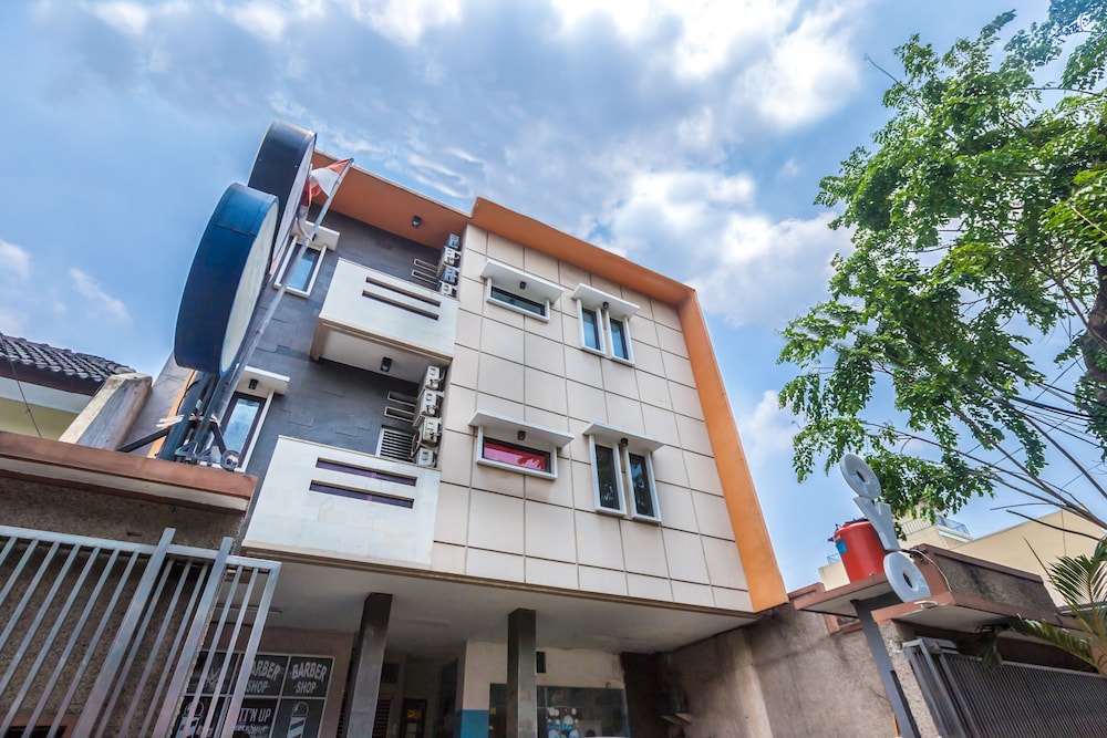 OYO 1435 Residence 446 2/15